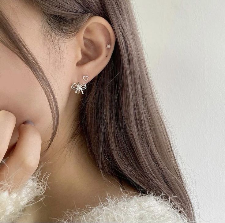 Bấm lỗ tai bao lâu thì lành? Nên làm gì để lỗ xỏ nhanh lành?