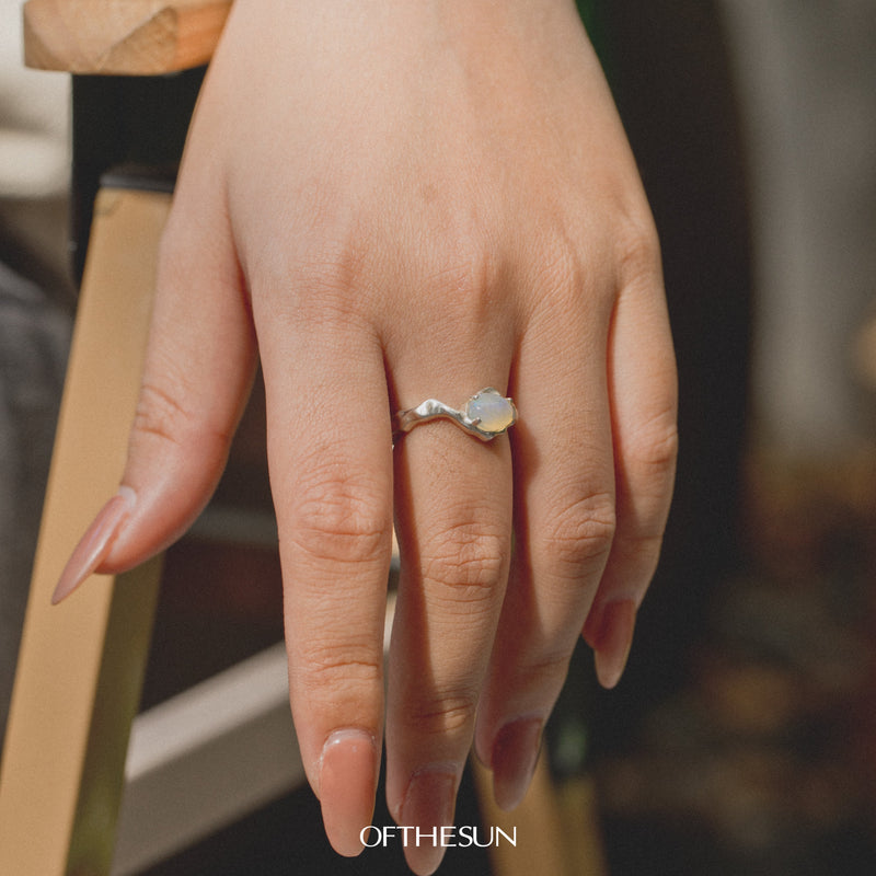 Nhẫn bạc nữ đơn giản – Vẻ đẹp thanh lịch không bao giờ lỗi mốt