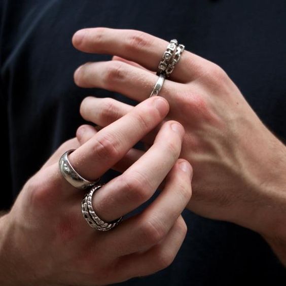 Ý nghĩa đeo nhẫn ngón trỏ nam chuẩn nhất