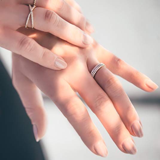 Cách nới nhẫn bị chật