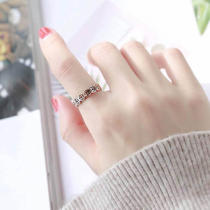 Đeo nhẫn ngón nào thu hút tài lộc?