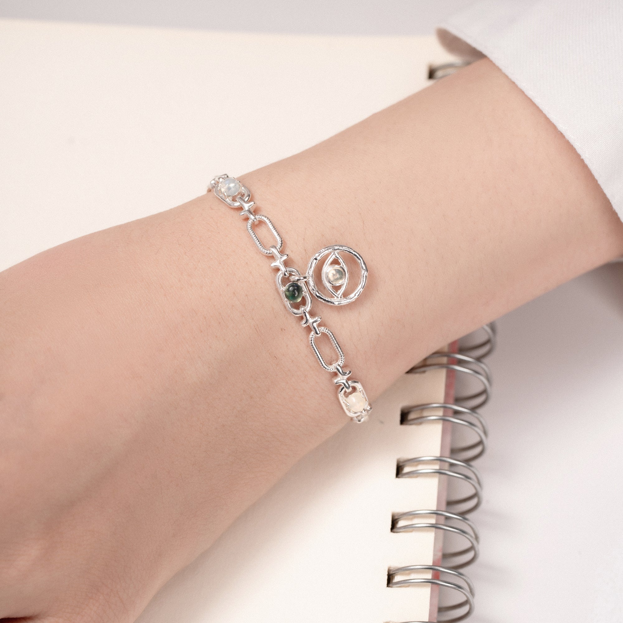 Fluora Loop Chain Bracelet - OfTheSun