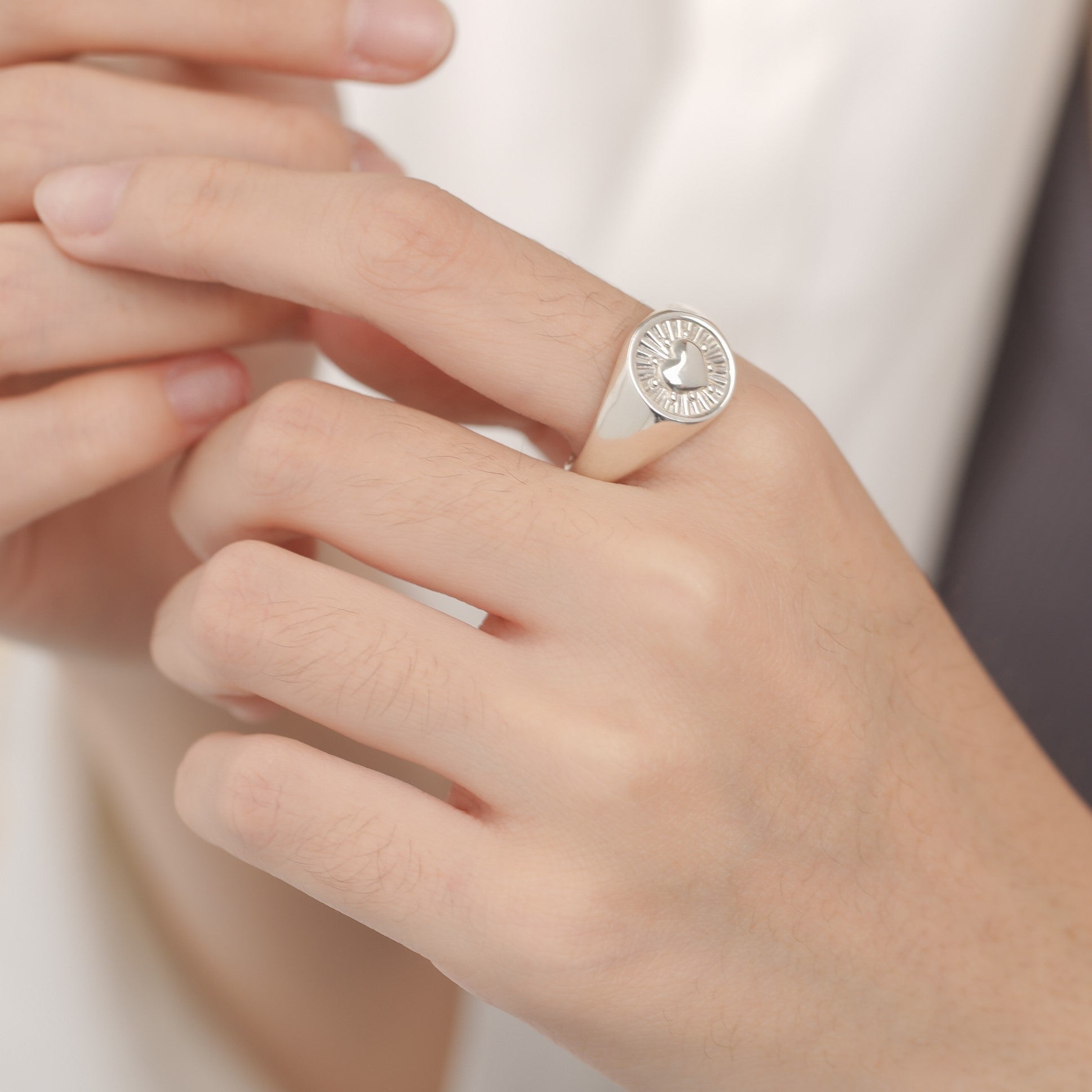 Ninelie Heart Ring - Ofthesun
