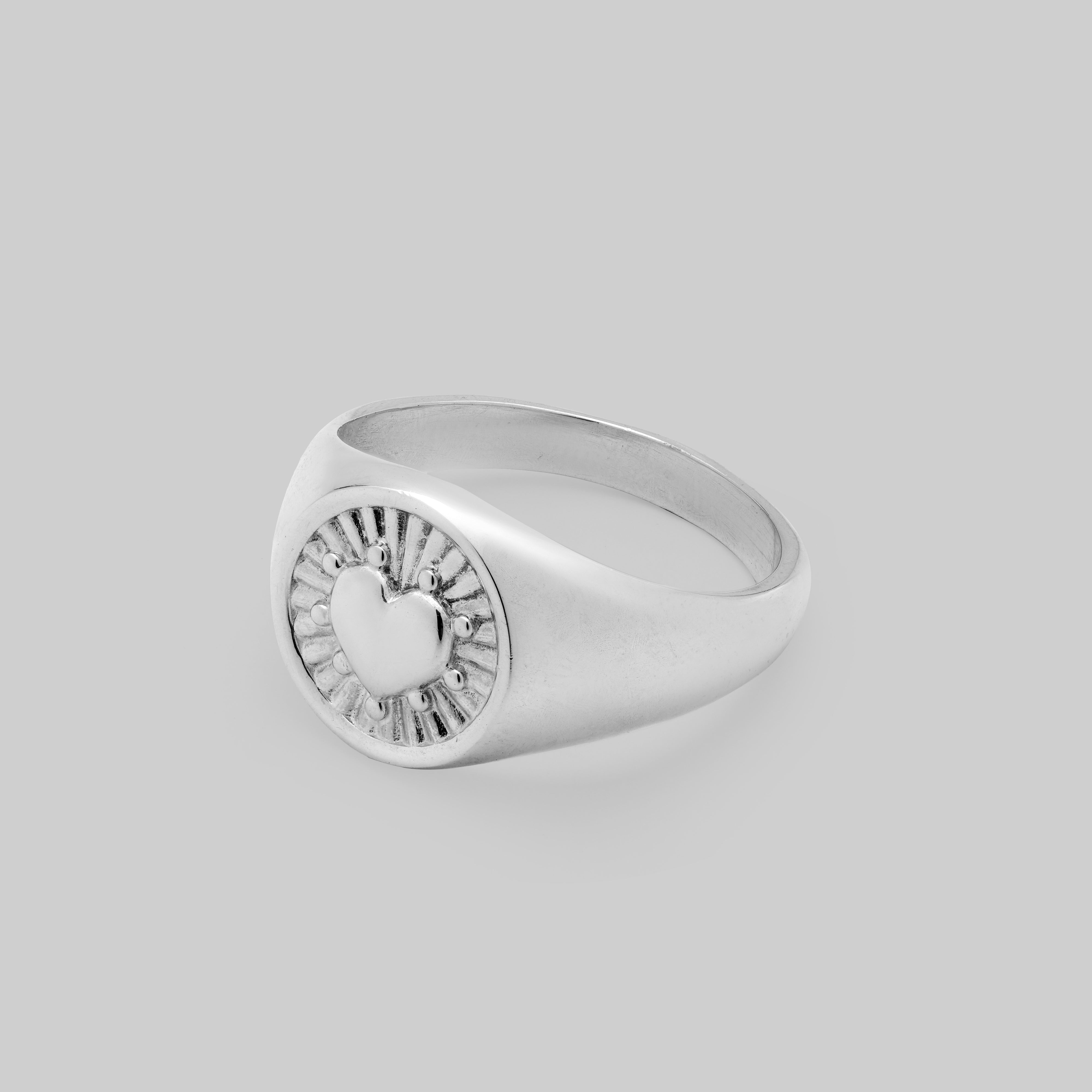Ninelie Heart Ring - Ofthesun